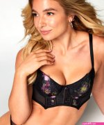 LOLA WEIPPERT for Hunkemoller Sheroism Campaign